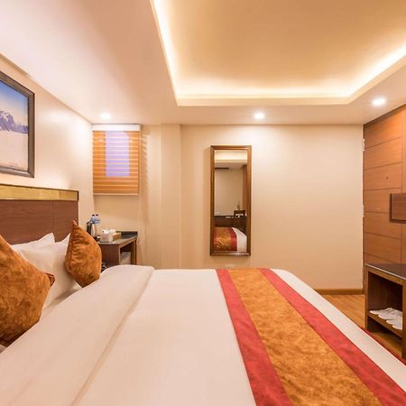Hotel Infinity International Near Igi Airport Új-Delhi Kültér fotó