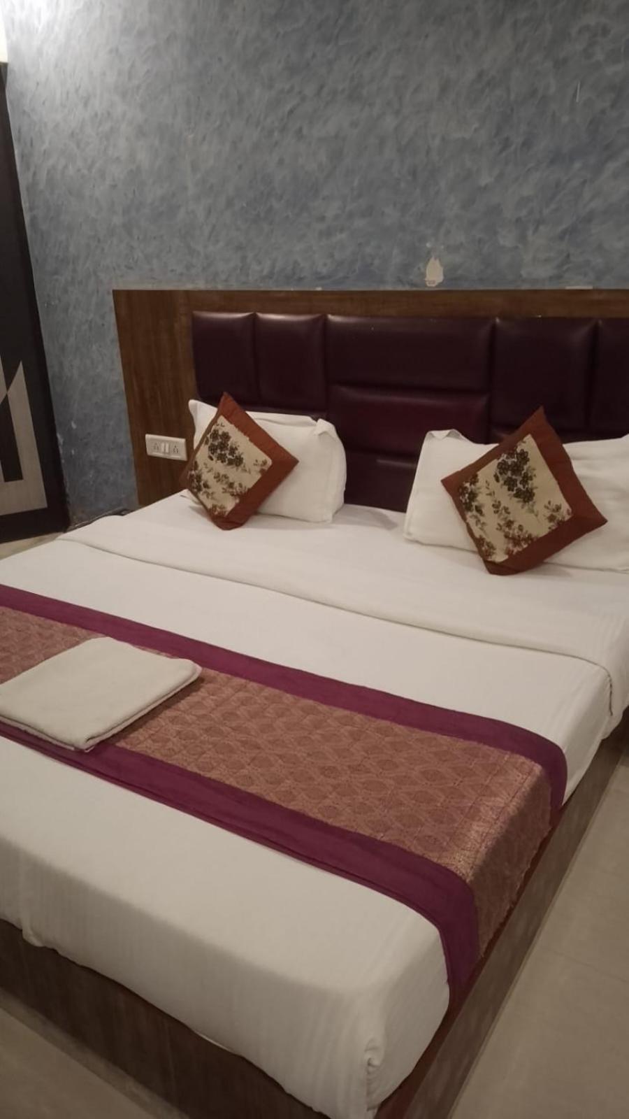 Hotel Infinity International Near Igi Airport Új-Delhi Kültér fotó